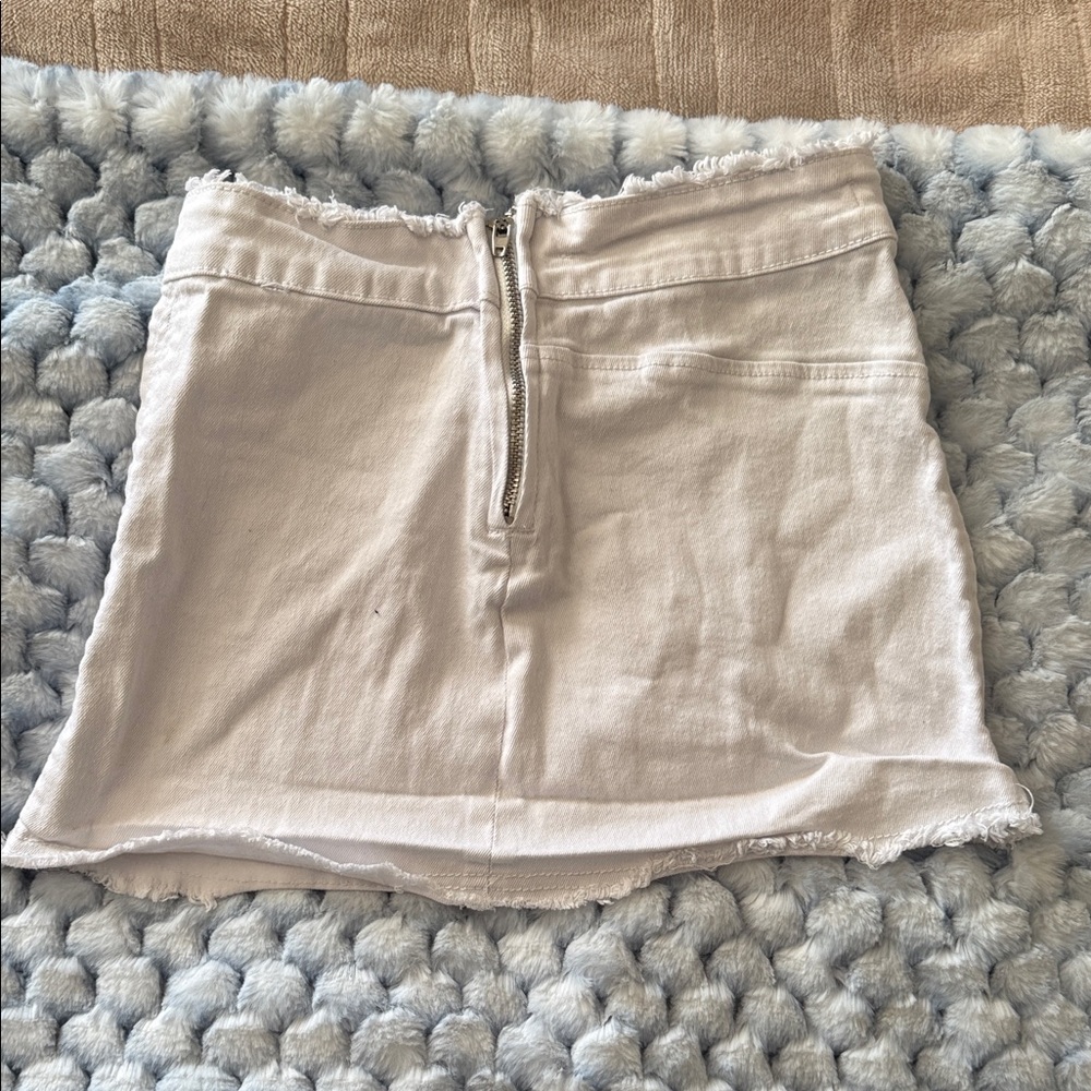 Forever 21 White Frayed Mini Skirt